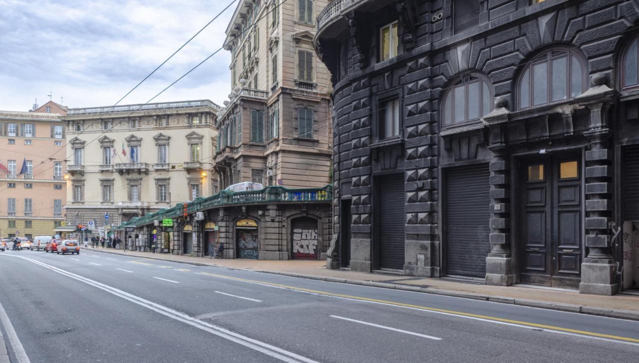 Joivy Elegant 1-Bedroom Flat Near Spianata Castelletto Genoa Luaran gambar